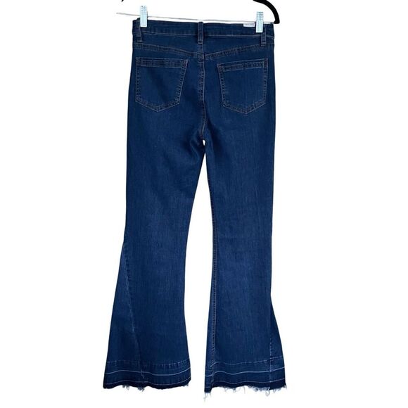 B6 Almost Famous Women's Denim Frayed Flared Jeans Blue Size 5‎ - Picture 2 of 8